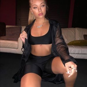 Meet your Posher, Alissa